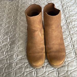 Gently worn semi scuffed wedge bootie universal thread target brand. On trend!